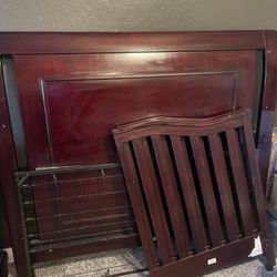 Crib That Is Converted As Daybed -missing Hardware  Or A Full Size Bed-please See Notes