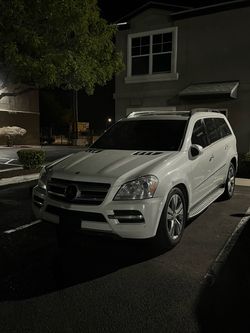 Mercedes-Benz GL-Class White SUV