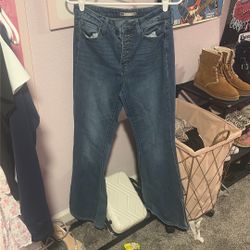 Bell Bottom Jeans 