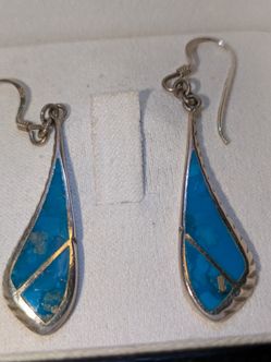 Beautiful Vintage sterling silver southwestern turquoise  earrings 