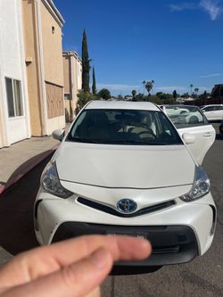 Selling my Prius in great condition and with only 117.000 miles!
