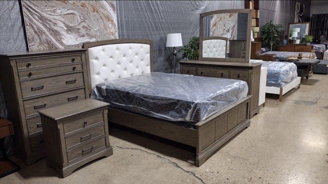 5 Pc Queen Bedroom Set Wood And Fabric (New)