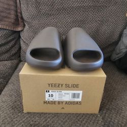 Yeezy Slides 