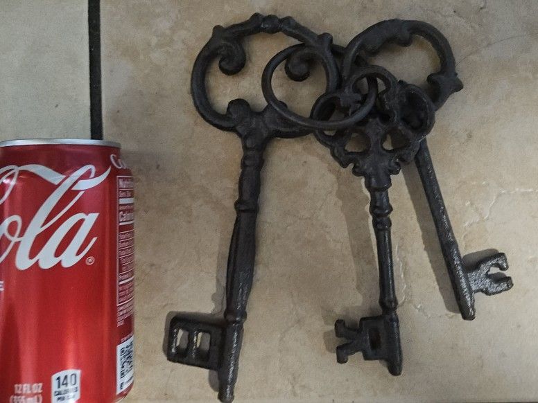 Vintage looking metal keys