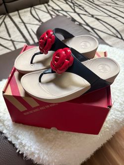 Women’s sandals