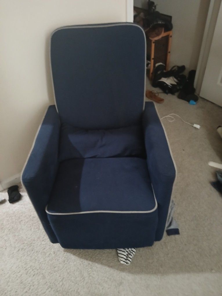 Nursery Chair Comes With Matching Foot Stool