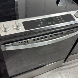Whirlpool 30in Single Oven Electric Stove WEE515S0LZ