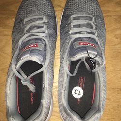 Levis Comfort Mens Casual shoes Low Top Gray with White Sole Size 13 NWT new with tags Model # 51890834A