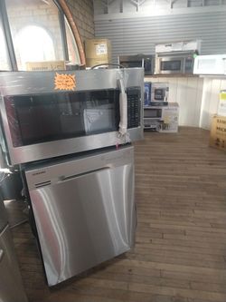 MICROWAVE OVEN AND DISHWASHER