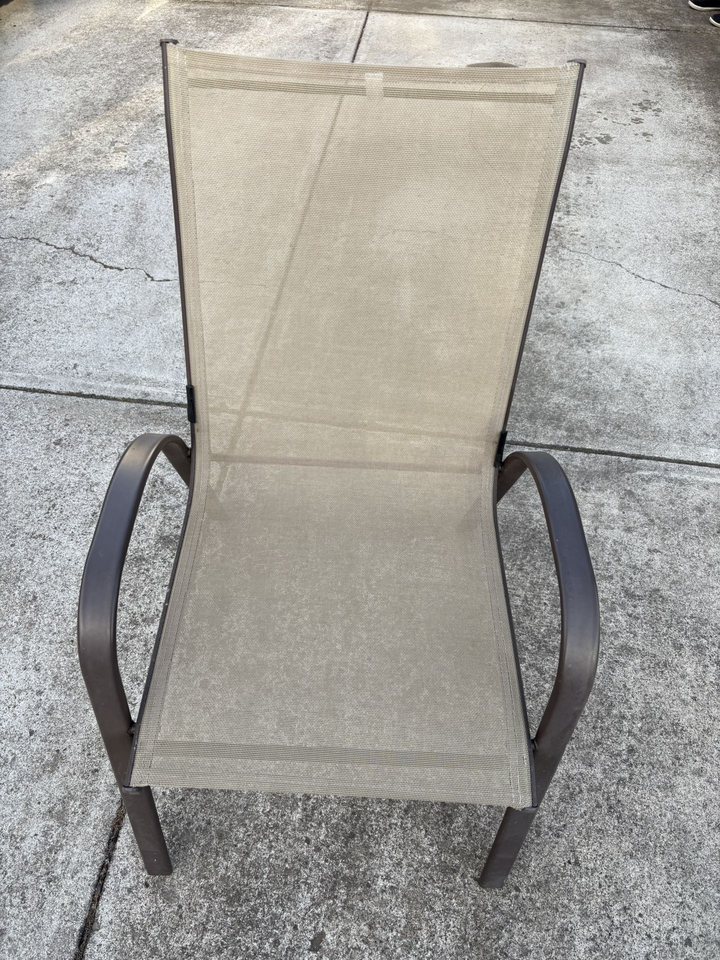 1 Patio Chair, Metal/Mesh