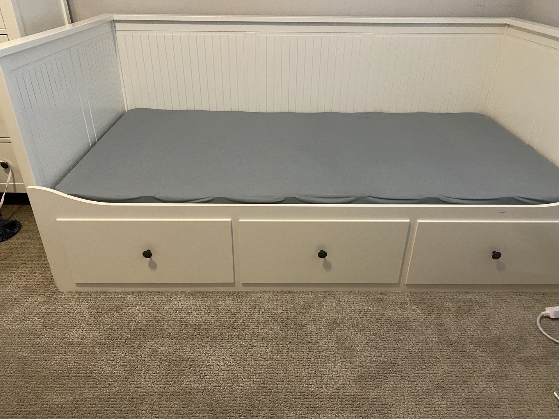 IKEA HEMNES Daybed frame with 3 drawers, White, Twin
