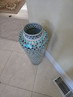 Vase Beautiful Hight 30 Inches Top 6 Inches Whole Plus 10 Inches Wider 