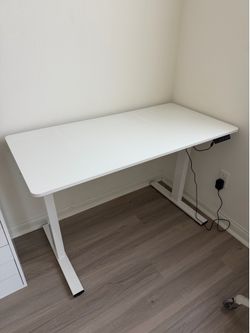 Standing desk