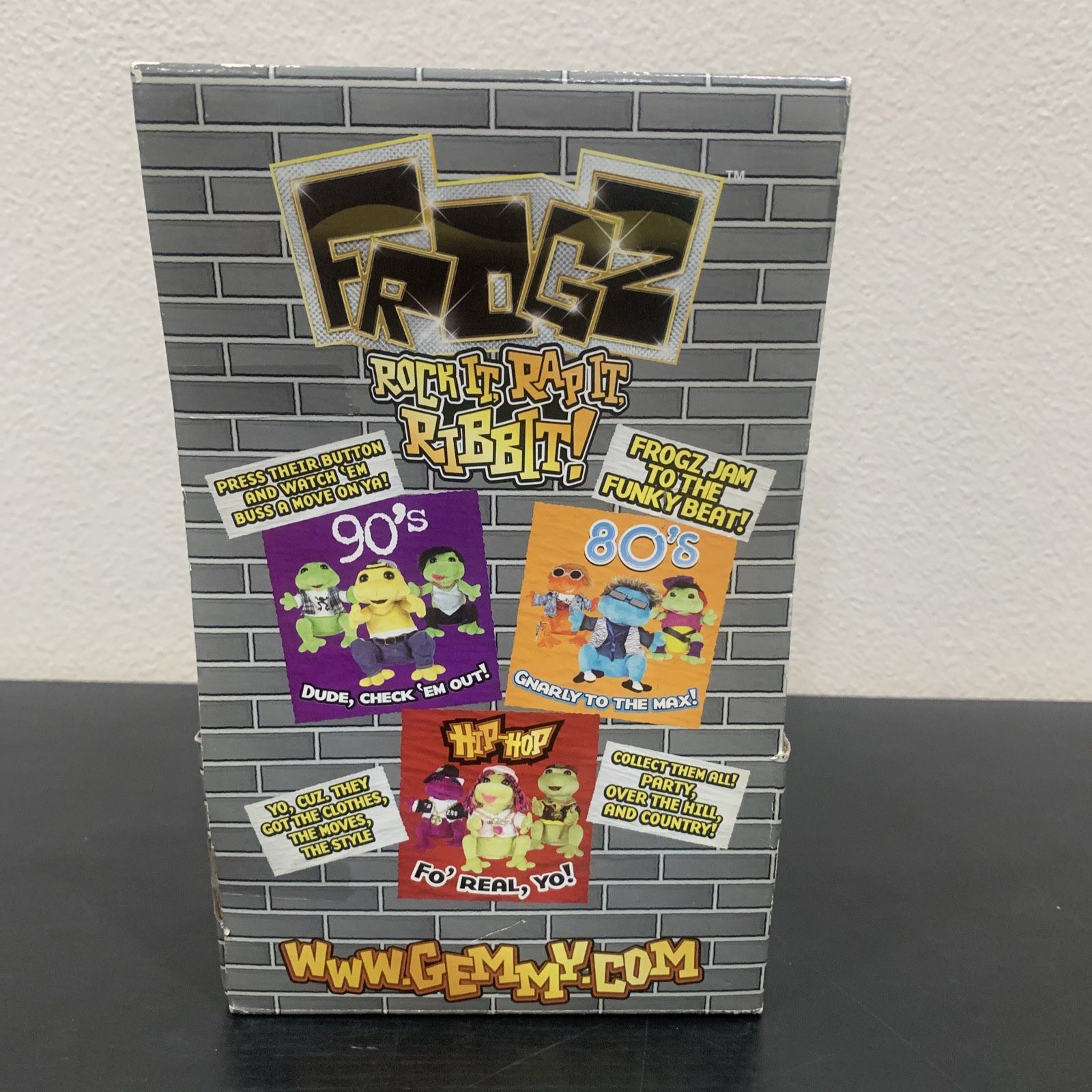 2005 Hip Hop FROGZ Dances & Sings 