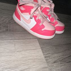 Toddlers Nike shoes size 8c