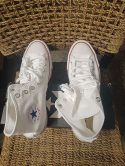 Converse Chuck Taylor hi top in white and light green size available in the description