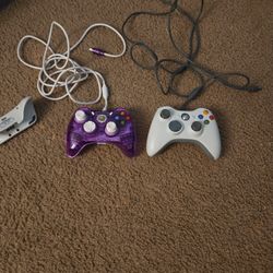 2 Xbox 360 Controllers 