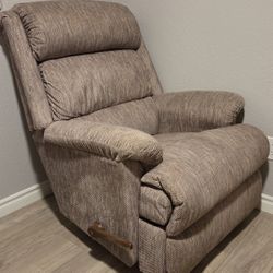Olive Green La-Z-Boy Recliner - Excellent Condition 
