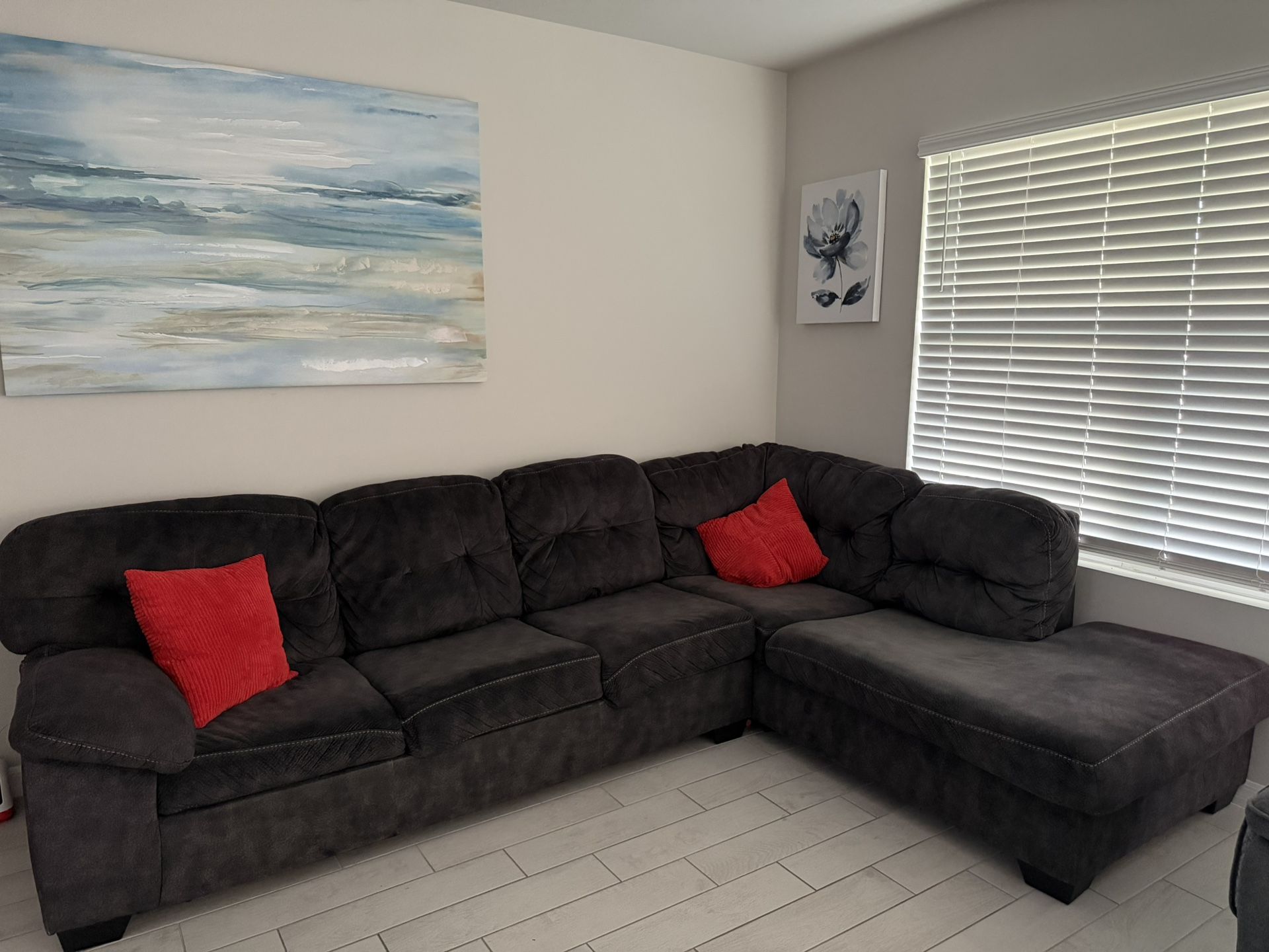 Sectional Sofa With Queen Bed And dinning Table