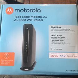 Motorola - Dual-Band AC1900 Router with 16 x 4 DOCSIS 3.0 Cable Modem