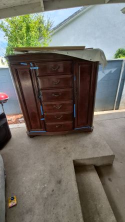 Free dresser