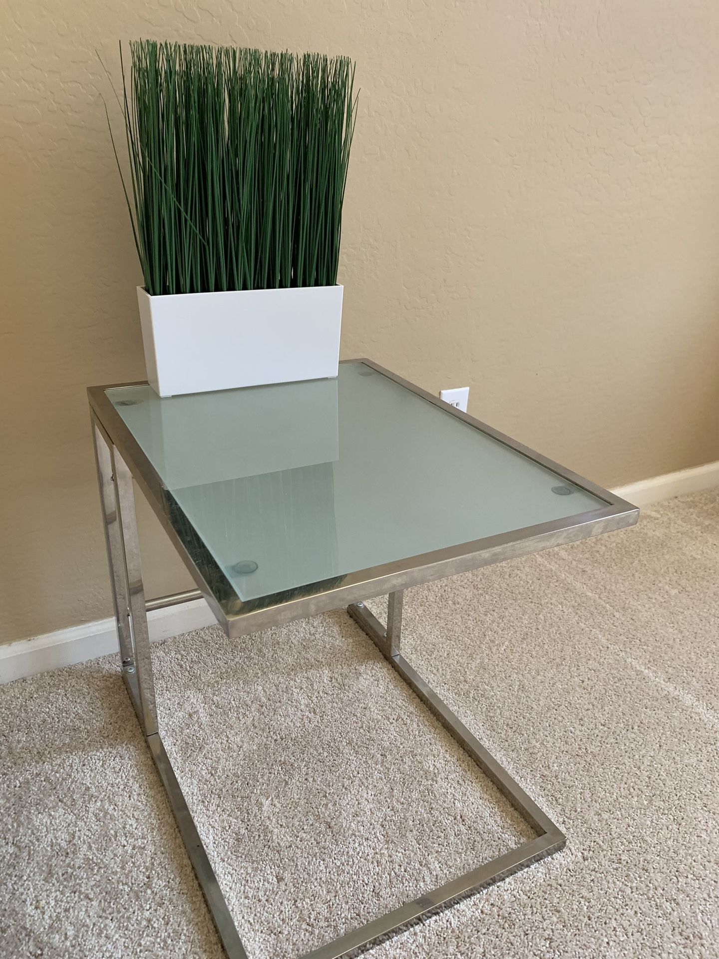 2 End Tables