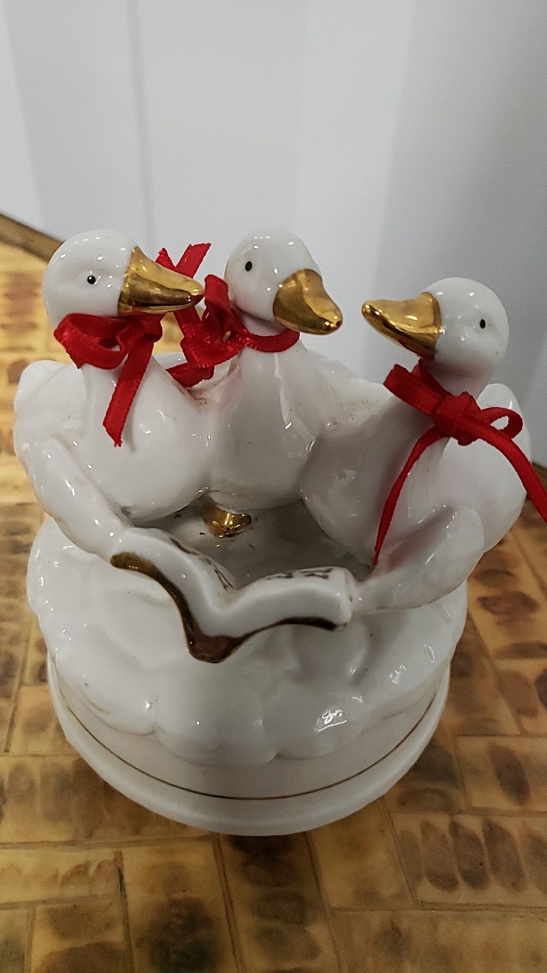 Vintage music box - 12 days of Christmas