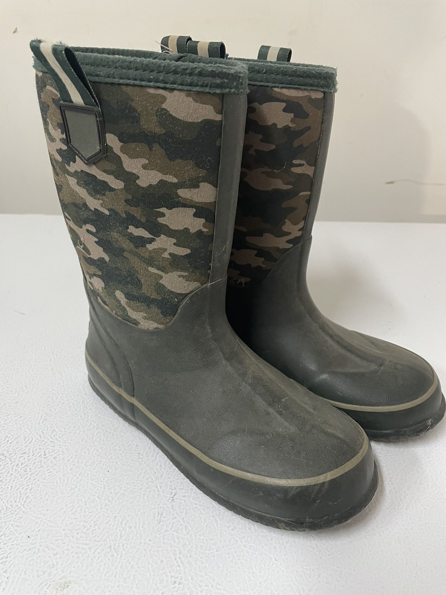 Rubber Boots lands end Size 4 Y