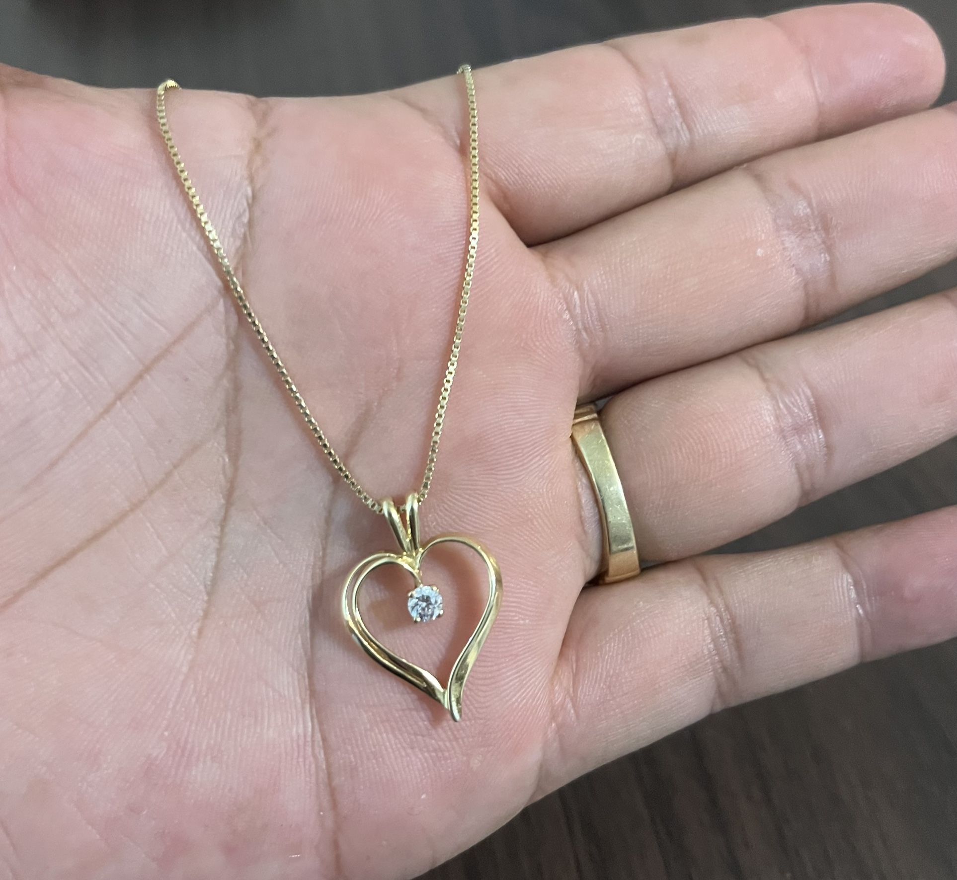 14K Solid Gold Box Chain And Heart Cz Charm