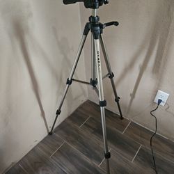 Dynex Tripod