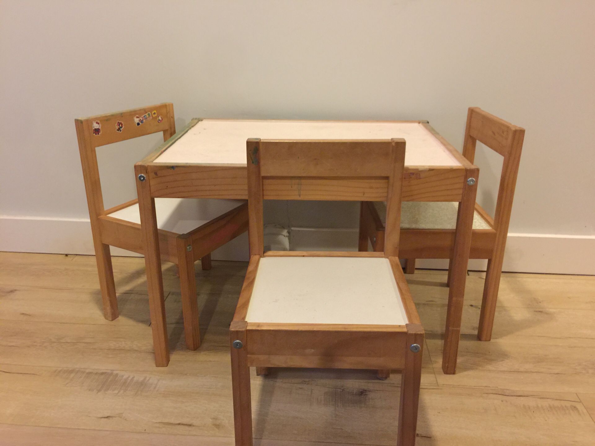 IKEA kids table- Latt