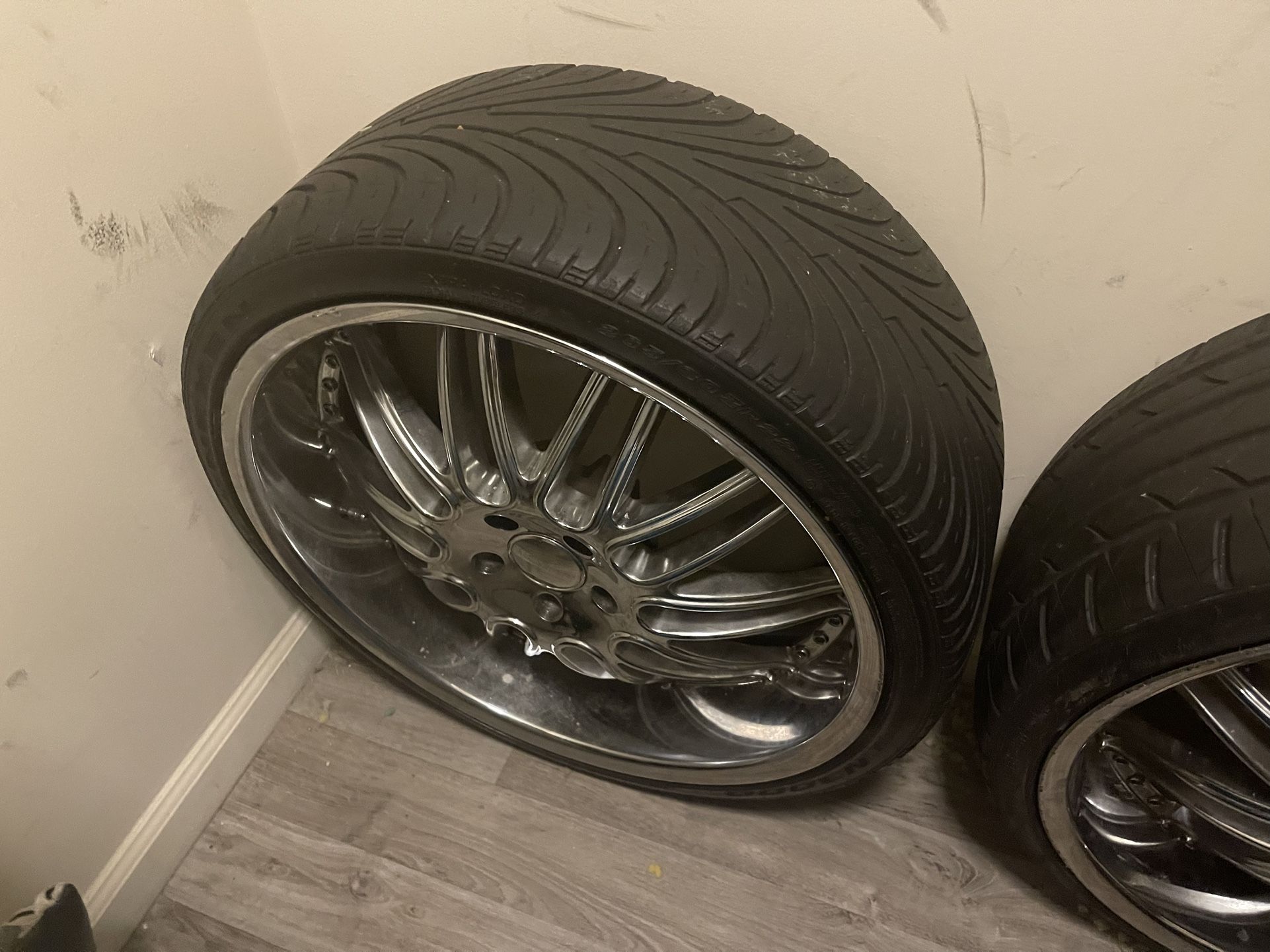 It Just Two. They 22 Inch Rims And Tire