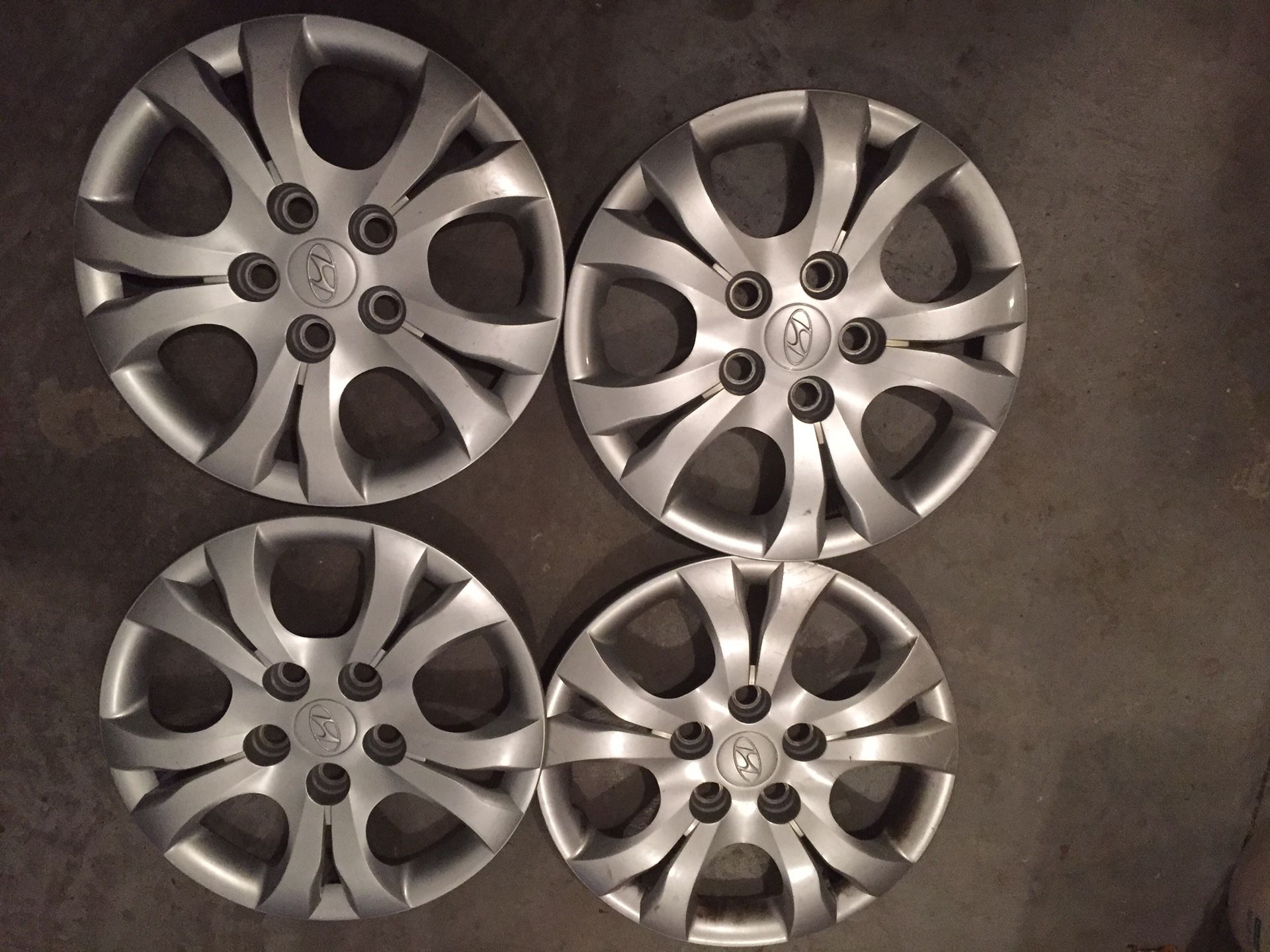 Hubcaps 15 inches Hyundai