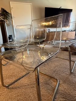 Transparente chairs
