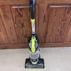 Bissel Allergen Lift Off Pet Vacuum Cleaner 