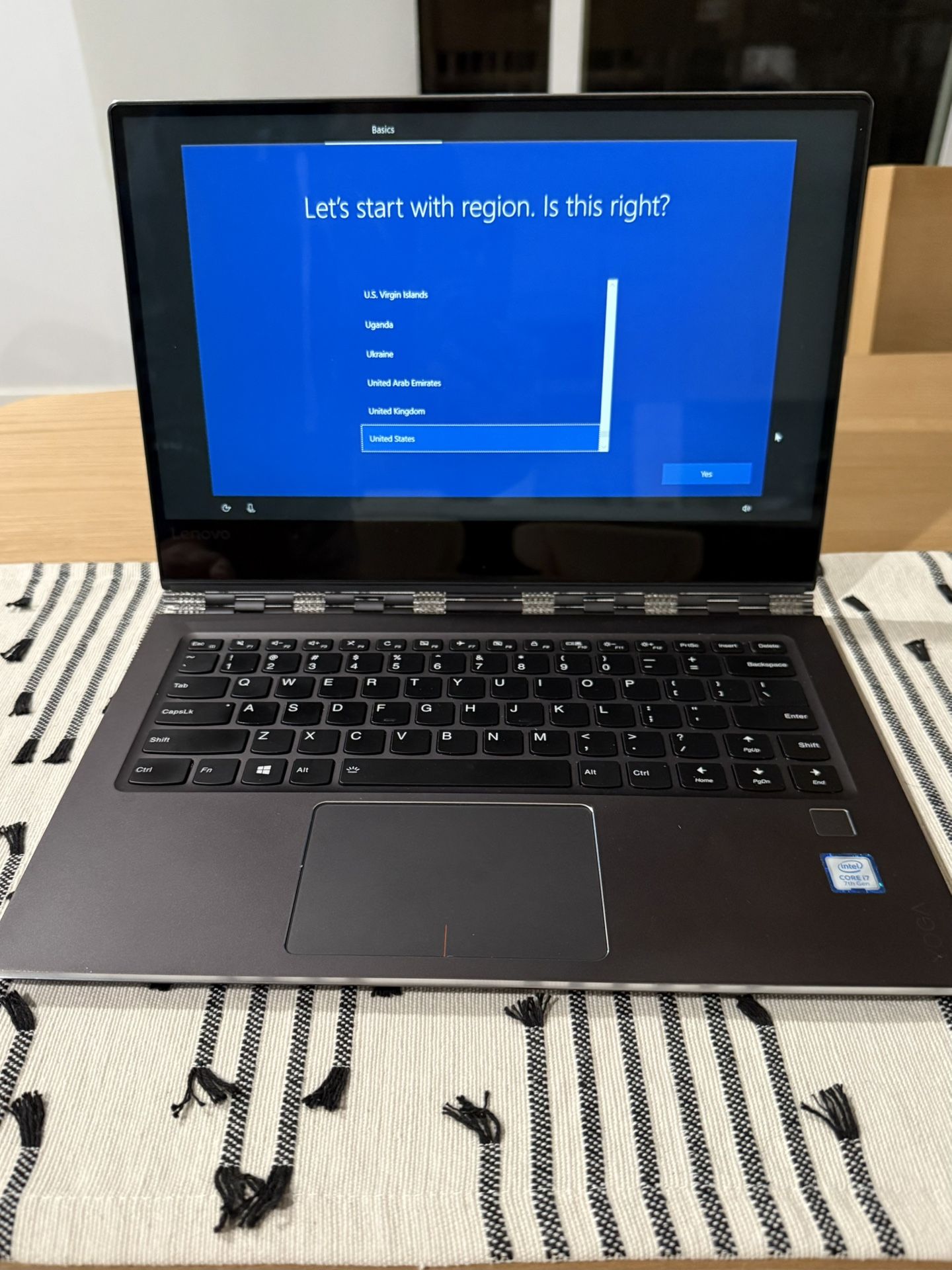 Lenova Yoga 2-in-1 Laptop, Model 910-13IKB