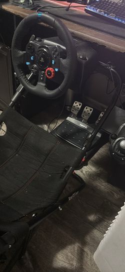 Logitech G29 Racing Wheel with Pedals and Stand