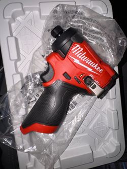 Milwakee New M12 2453-20 FUEL 1/4 impact driver