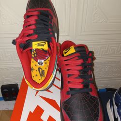 Nike DUNK LIMITED MEN SZ 12 NEW W/Box