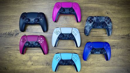 PS5 controllers