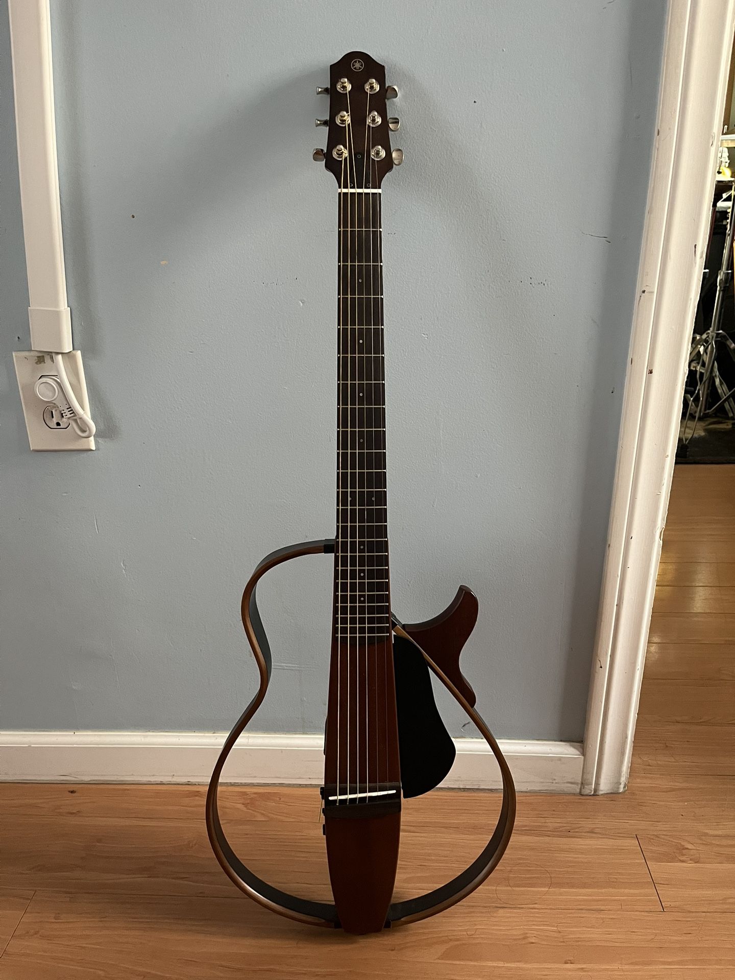 Yamaha SLG 200s Silent Guitar Steel String