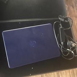 HP Laptop *COMES WITH CHARGER