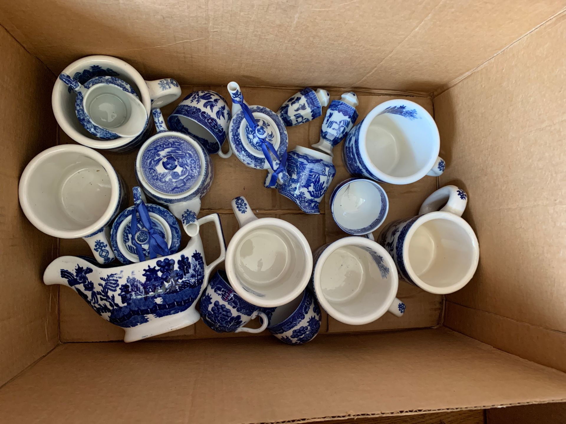 Japanese and English blue delft-like pottery