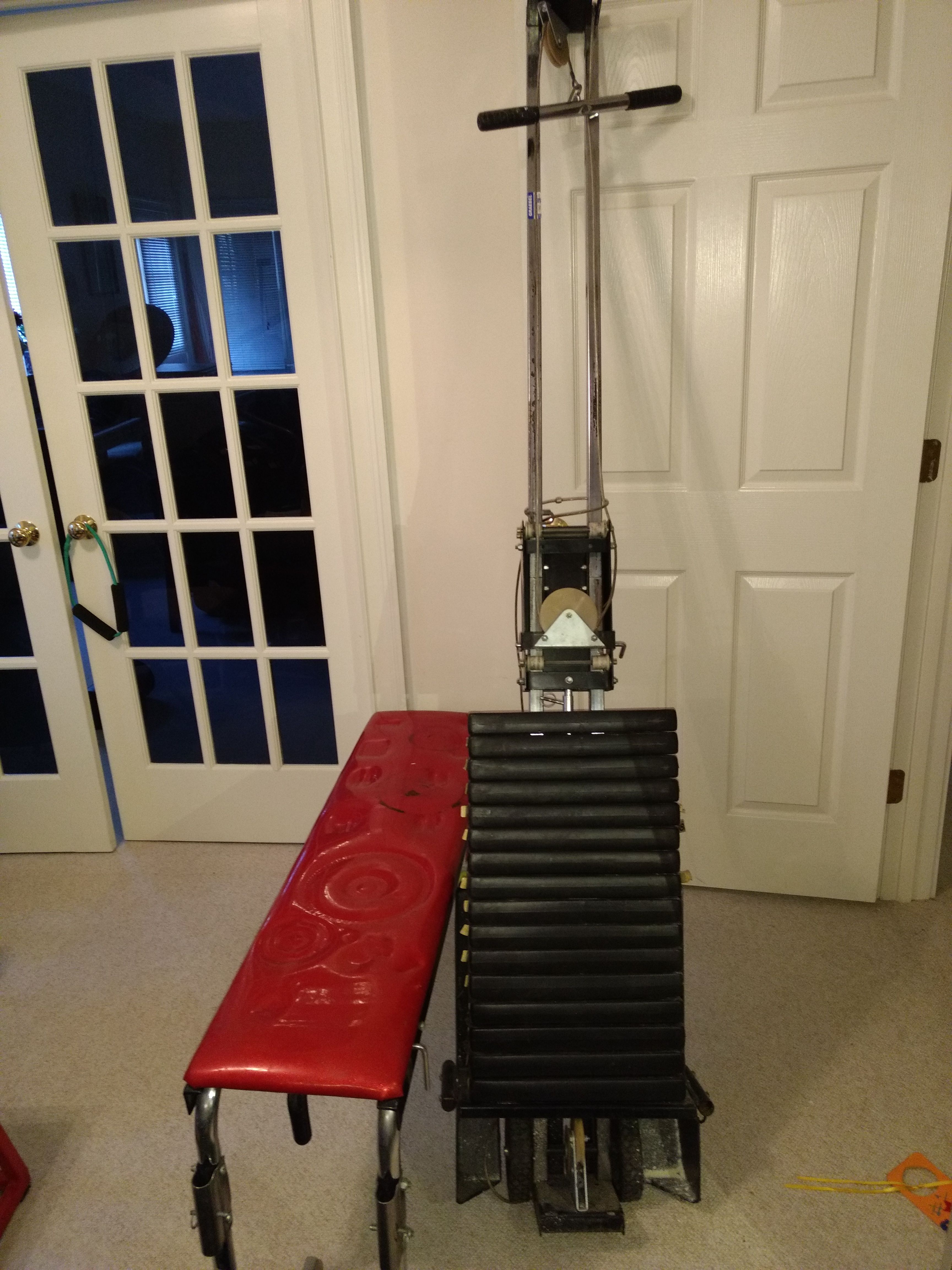 Universal weights and bench