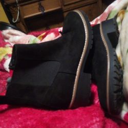 9Women Boots Brand New