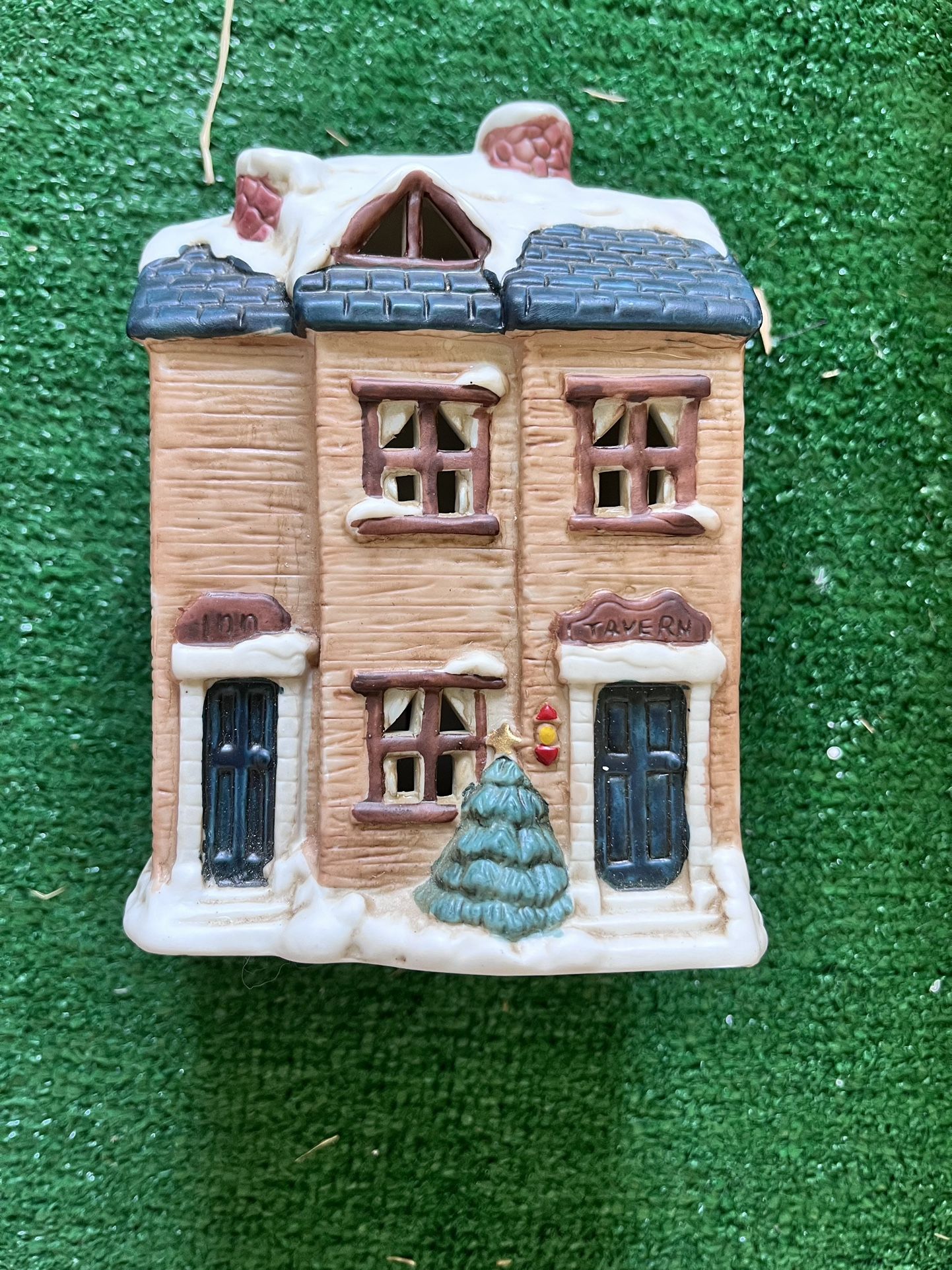 Memories Of Christmas Dollhouse for Sale in Salem, NH - OfferUp