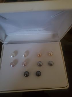 New cute 5 Pairs Of Fresh Water Pearl Earrings Studs All For Only $30 with box 📦