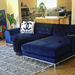 LUXURY VELVET SECTIONAL /CUSTOM UPHOLSTERED kRAMFORS 