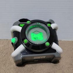 Ben 10 Deluxe Omnitrix Watch Lights Sounds Wrist Talking Playmates Tested.
