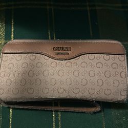 Guess Wallet